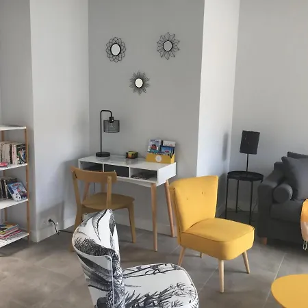 Superbe Maison De Ville Renovee En Plein Coeur Du Quartier Arago Les Sables-dʼOlonne