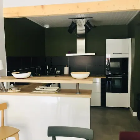 Superbe Maison De Ville Renovee En Plein Coeur Du Quartier Arago *